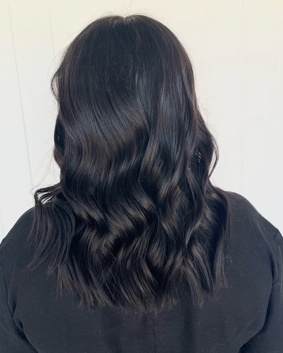 Glossy dark brunette colour
