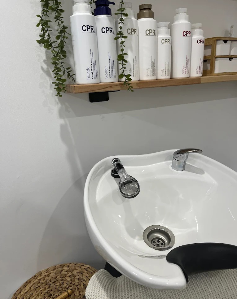 Hair basin area in the studio